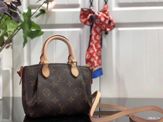 Vuitton PM Louis TURENNE 0719